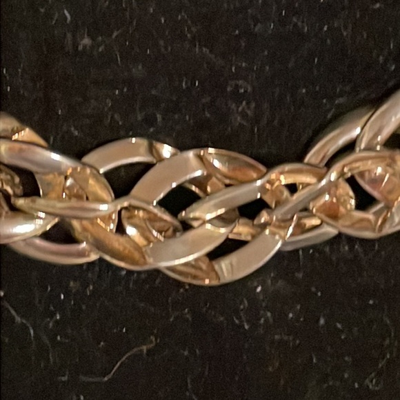 18” gold tone Curb chain Miami chain necklace with fold over clasp - Picture 8 of 13